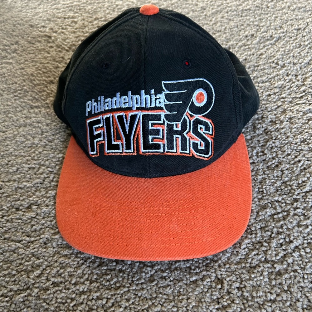 Philadelphia Flyers Black and Orange Cap